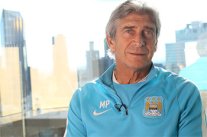 مانشستر سيتي يمدد عقد مدربه بيليغريني حتى 2017