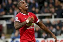 مانشستر يونايتد يمدد عقد يونغ حتى 2018