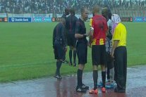 الأمطار تتسبب بتوقف مباراة الترجي والملعب المالي