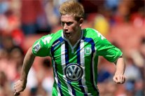 مدرب فولفسبورغ منزعج من شائعات انتقال دي بروين