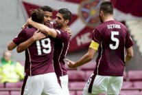 فوز خامس على التوالي لهارتس في الدوري الأسكتلندي