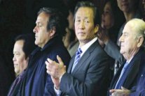 تشونغ يرد على بلاتر ويتهمه بالتدخل في انتخابات الفيفا