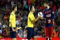 بيكيه يعتذر عن واقعة السوبر ويؤكد: لم أهن الحكم أبداً