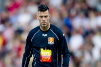 الحارس الدنماركي هانسن من إيفيان إلى باستيا