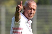 الزمالك يجدد عقد مدربه فيريرا لمدة موسم آخر