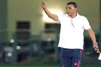 إقالة الجزائري عمراني من تدريب الرائد السعودي