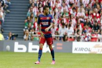 الإصابة قد تبعد ألفيس عن برشلونة لمدة شهر