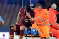 لاعب وسط روما وهولندا ستروتمان لجراحة ثالثة في ركبته