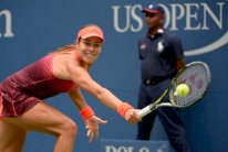 نيشيكوري وايفانوفيتش يودعان من الباب الصغير