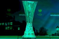 قرعة متوازنة وتوتنهام وإندرلخت يعودان بالذاكرة إلى 84