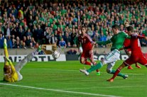 المجر تؤجل التأهل التاريخي لإيرلندا الشمالية