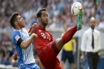 ضربة قوية لبايرن ميونيخ بإصابة مدافعه المغربي بن عطية