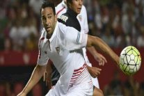 إشبيلية يفتقد مدافعه عادل رامي 6 أسابيع بسبب الإصابة