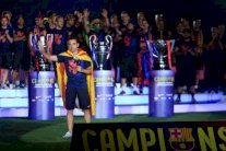 تشافي يؤمن بقدرة برشلونة على تكرار الثلاثية التاريخية