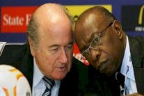 بلاتر باع حقوق كأسي العالم 2010 و2014 بثمن بخس 