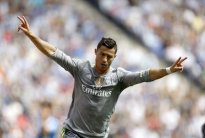 رونالدو يتخطى حاجز الـ 500 هدف في مسيرته الكروية