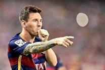 ميسي يهدي هدف الفوز لمولوده الجديد