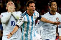 روني يعادل رقم ميسي ويتفوق على رونالدو 