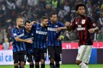 الإنتر يهزم ميلان ويتصدر ونابولي يفلت من الخسارة