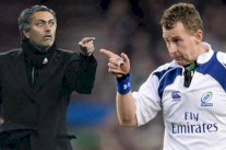 حكم رغبي شهير يتوعد مورينيو إذا خرج عن السلوك الرياضي