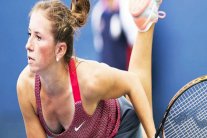 بيك إلى ربع نهائي دورة كيبك