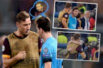 توتي يطلب من ميسي صورة تذكارية لابنه الصغير