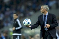 مورينيو يدافع عن خياراته بعد السقوط أمام بورتو قارياً