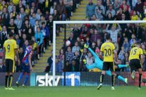 كريستال بالاس يسقط واتفورد في الدوري الانكليزي