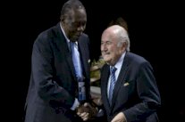 عيسي حياتو الأقرب لخلافة بلاتر حتى الانتخابات المقبلة