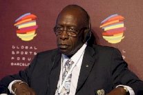 فيفا يوقف وورنر مدى الحياة عن كافة الأنشطة الكروية