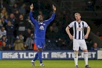 لوكاكو يعود بايفرتون من بعيد ويصعد به للمركز الخامس