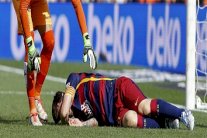 ميسي يبتعد نحو 8 أسابيع بسبب إصابة في الركبة