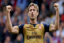 الإسباني مونريال يمدد عقده مع أرسنال لفترة طويلة