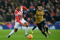عقدة أرسنال ضد ستوك تتواصل وروني يخفف الضغط عن فان غال
