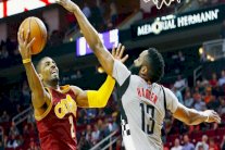 فوز أول لكليفلاند في هيوستن منذ 2006 وإنجاز نادر لوايتسايد