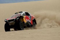 بيترهانسل يتوج بطلاً للمرحلة العاشرة ويقترب من لقب رالي دكار