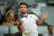 خروج مبكر لسيمون ونافارو بسهولة إلى ثاني أدوار بريزبين