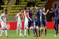 ليون الجريح يفتتح ملعبه الجديد بالفوز وموناكو يتعثر