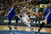 غولدن ستايت يتجاوز غياب كوري وينهي العام بالفوز الثلاثين