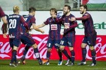 إيبار يكتسح غرناطة ويواصل موسمه المميز في الدوري الإسباني