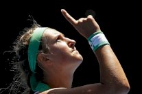 أزارنكا تواصل سعيها للقب ثالث وموراي إلى ربع النهائي