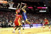 غولدن ستايت وسان أنتونيو يواصلان العلامة الكاملة على قواعدهما