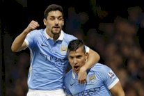 آرسنال ينفرد بالصدارة وسقوط ليستر وأغويرو ينقذ سيتي