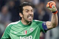 بوفون رفض عرضاً مغرياً قبل عامين وفضل البقاء مع يوفنتوس