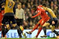 ارسنال يهدر فوزاً أمام ليفربول وليستر يلتحق به في الصدارة