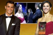 رونالدو يتجاهل أفضل لاعبة في العالم بسبب 