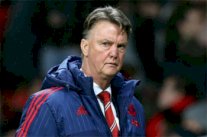 فان خال لم يتقدم باستقالته من تدريب مانشستر يونايتد