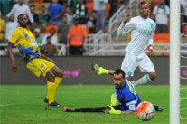 الأهلي يتنازل عن صدارة الدوري السعودي للهلال وفوز للشباب