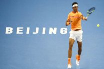 موراي ونادال يستهلان حملتهما بنجاح في دورة بكين