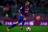 فيدال خارج أسوار كامب نو.. صفقة تبادلية منتظرة مع فالنسيا